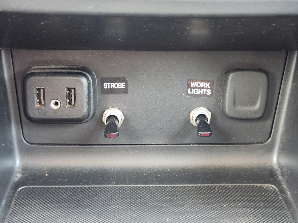 Used 2022 Chevrolet Colorado LT w/ Fleet Safety Package RWD image 19