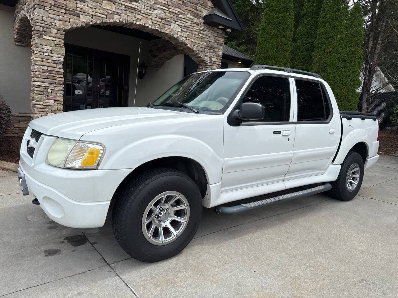 Used 2005 Ford Explorer Sport Trac XLT AWD/4WD image 2