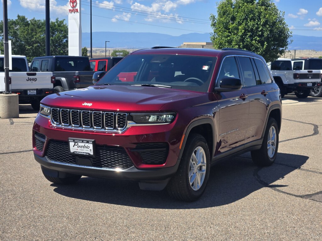 Used 2026 Jeep Grand Cherokee Laredo X AWD/4WD image 5
