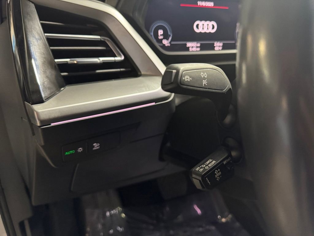 Used 2022 Audi Q4 e-tron Prestige image 14