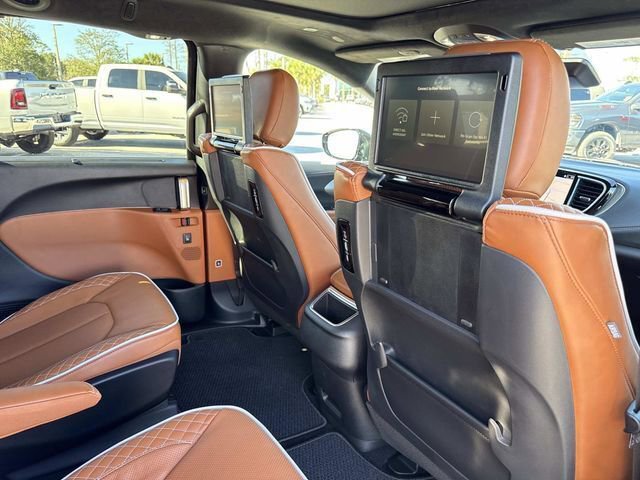 New 2026 Chrysler Pacifica Pinnacle image 19