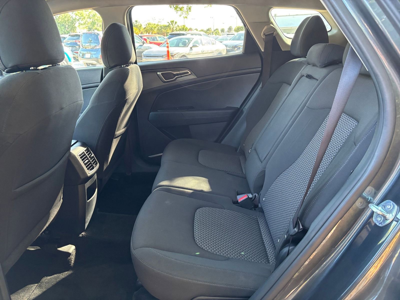 Used 2024 Kia Sportage LX image 25