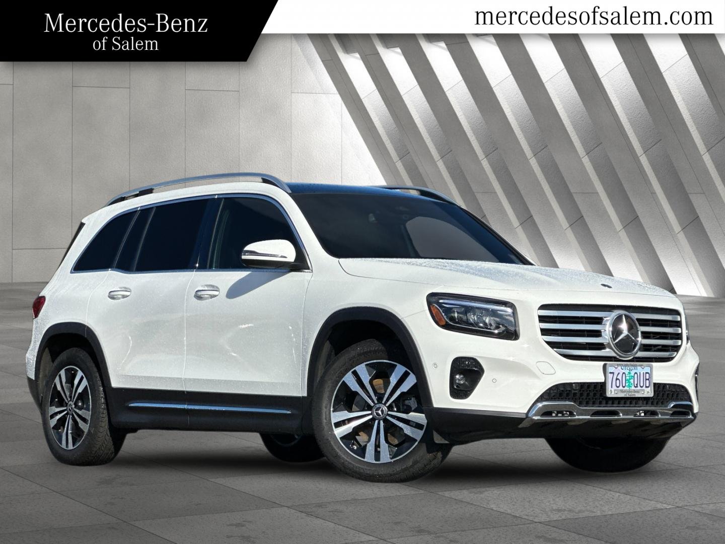Used 2026 Mercedes-Benz GLB 250 4MATIC image 1