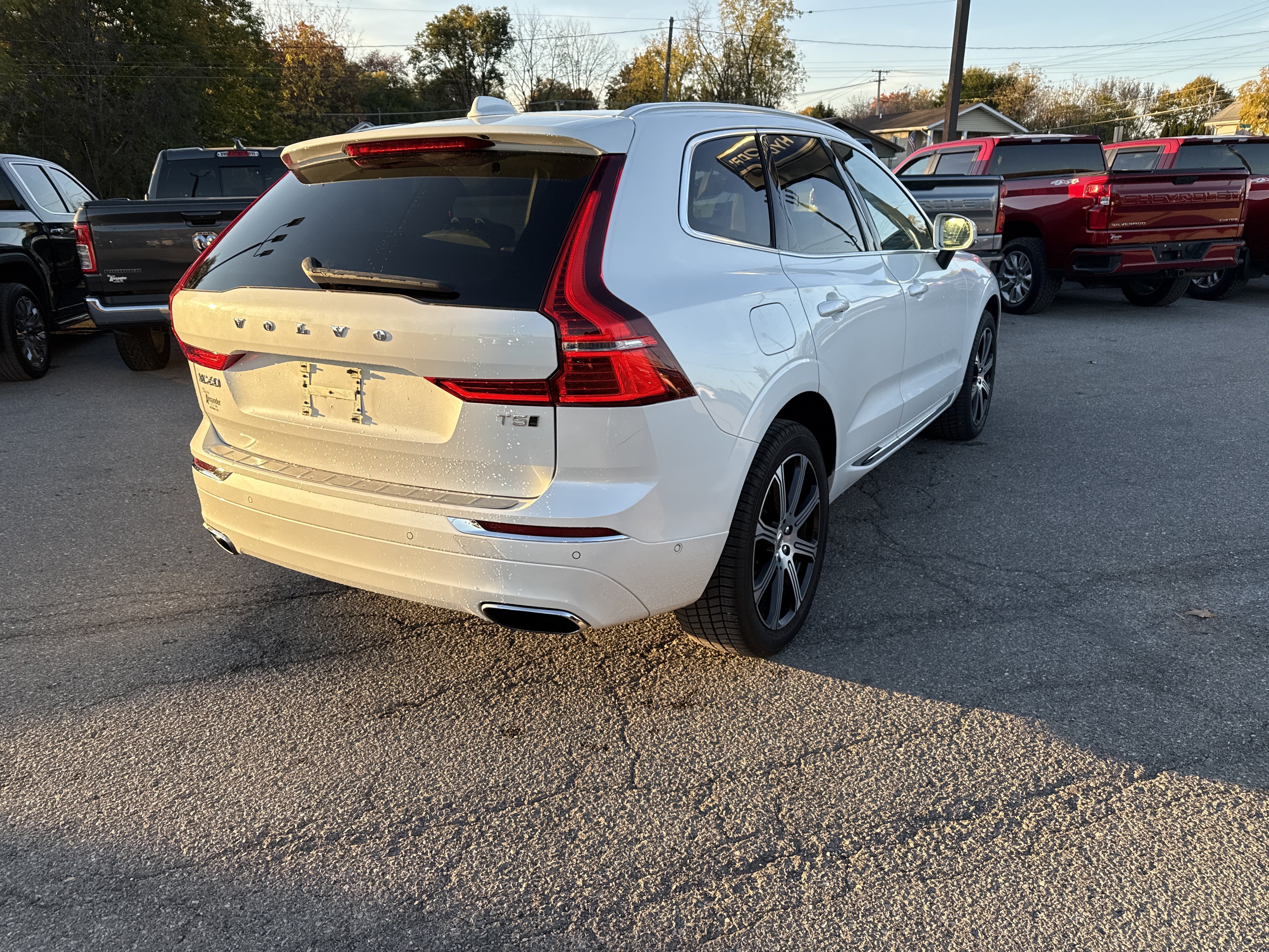Used 2021 Volvo XC60 T5 Inscription w/ Advanced Package AWD/4WD image 3