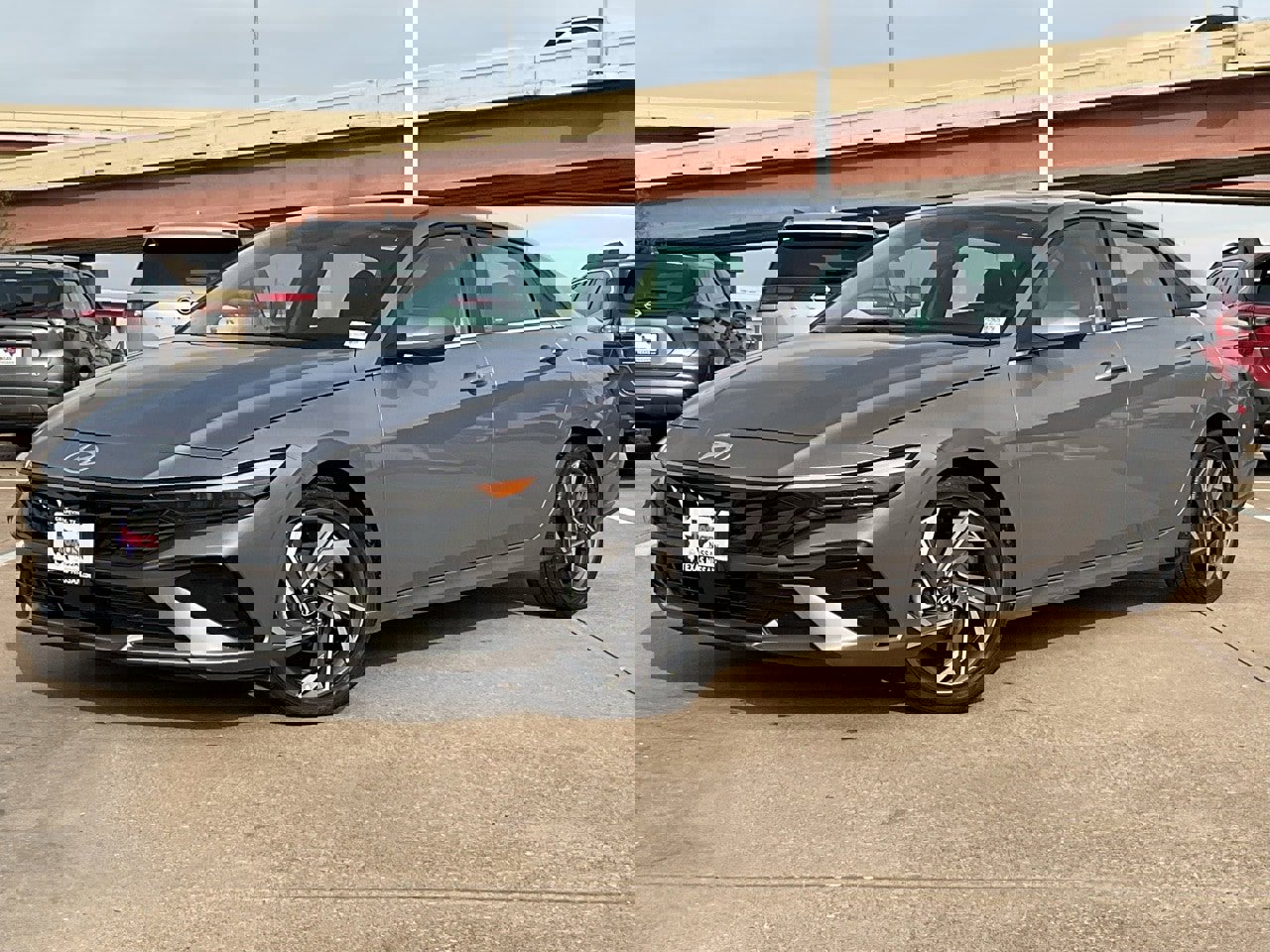 Used 2025 Hyundai Elantra SEL image 2