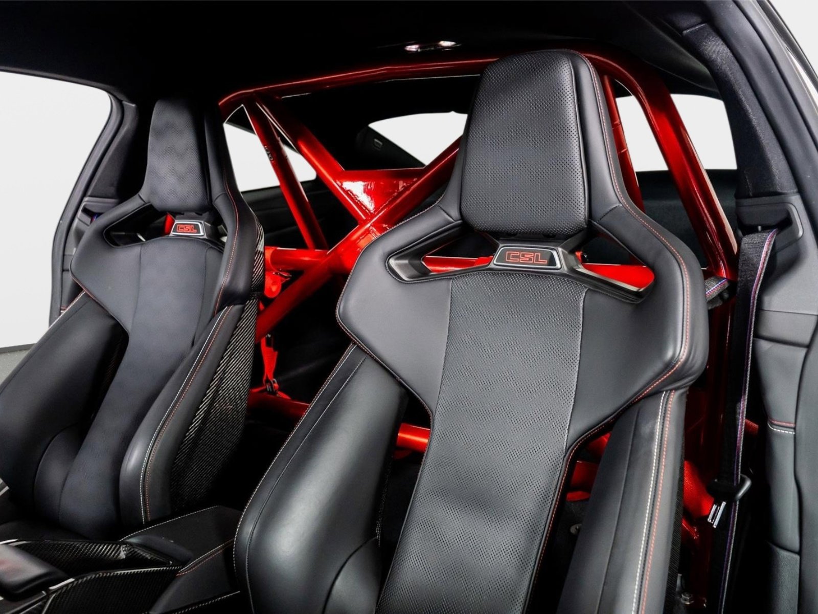 Used 2023 BMW M4 CSL image 3