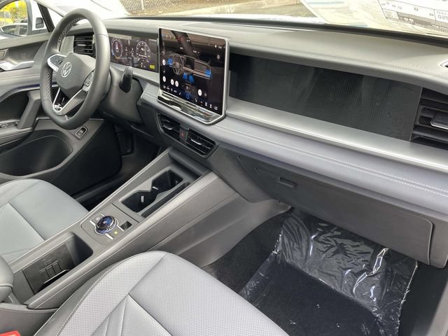 New 2026 Volkswagen Tiguan SE FWD image 28