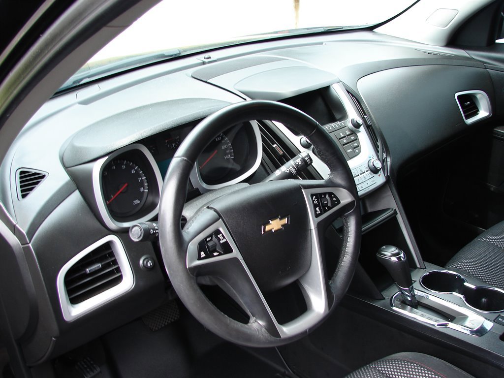 Used 2017 Chevrolet Equinox LT w/ Convenience Package image 7