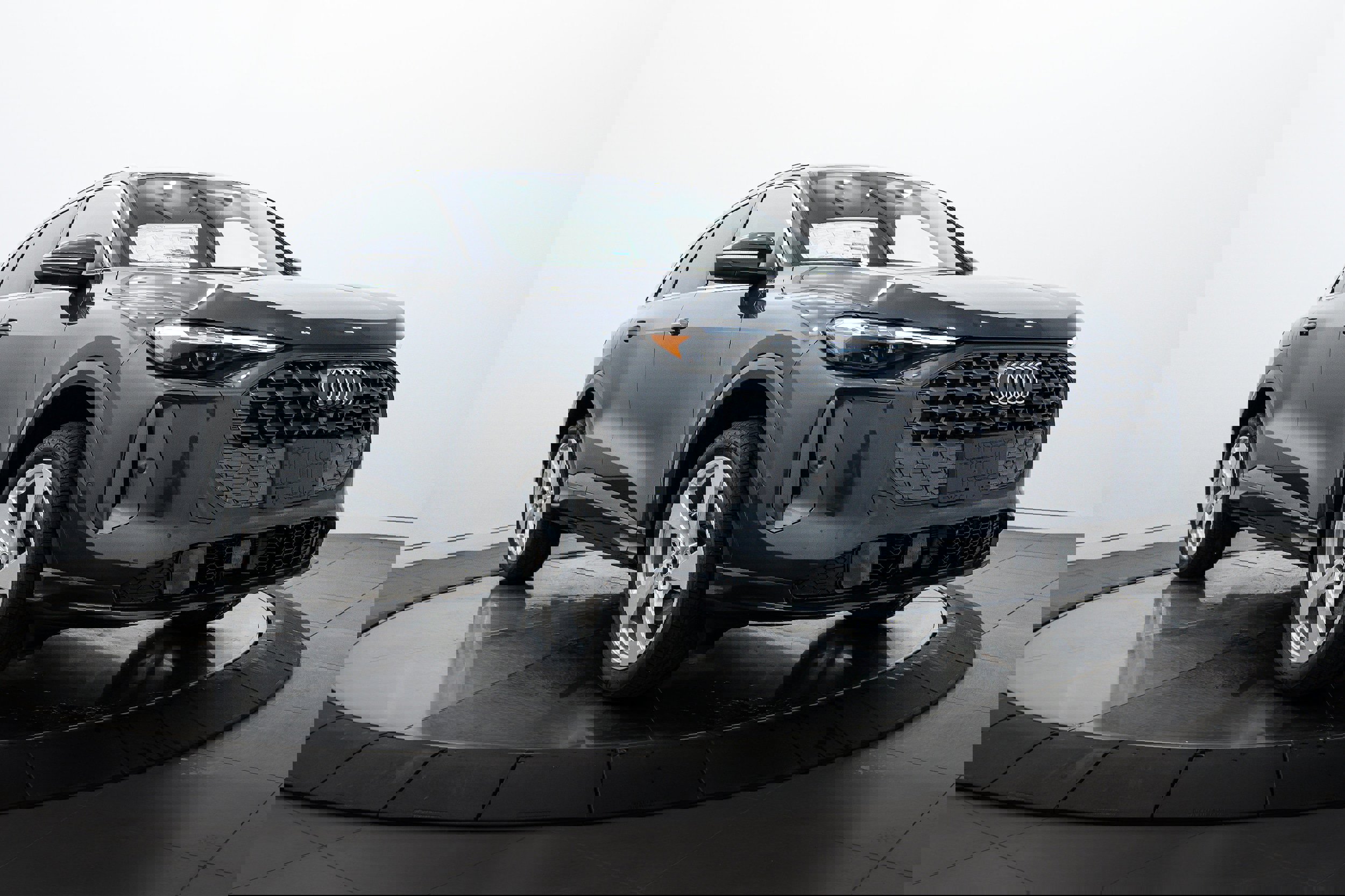 New 2025 Audi Q5 Premium Plus image 2