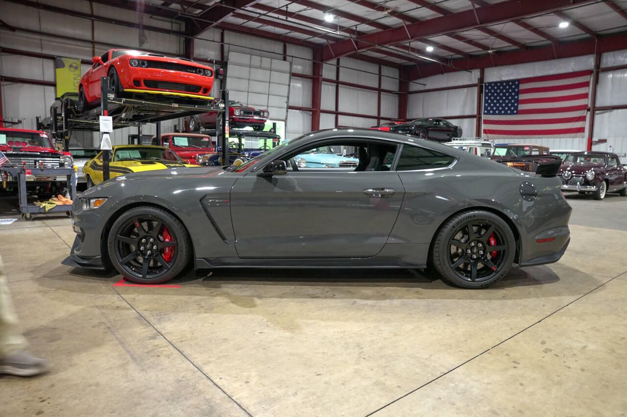 Used 2018 Ford Mustang Shelby GT350R w/ GT350R Equipment Group 920A RWD image 4