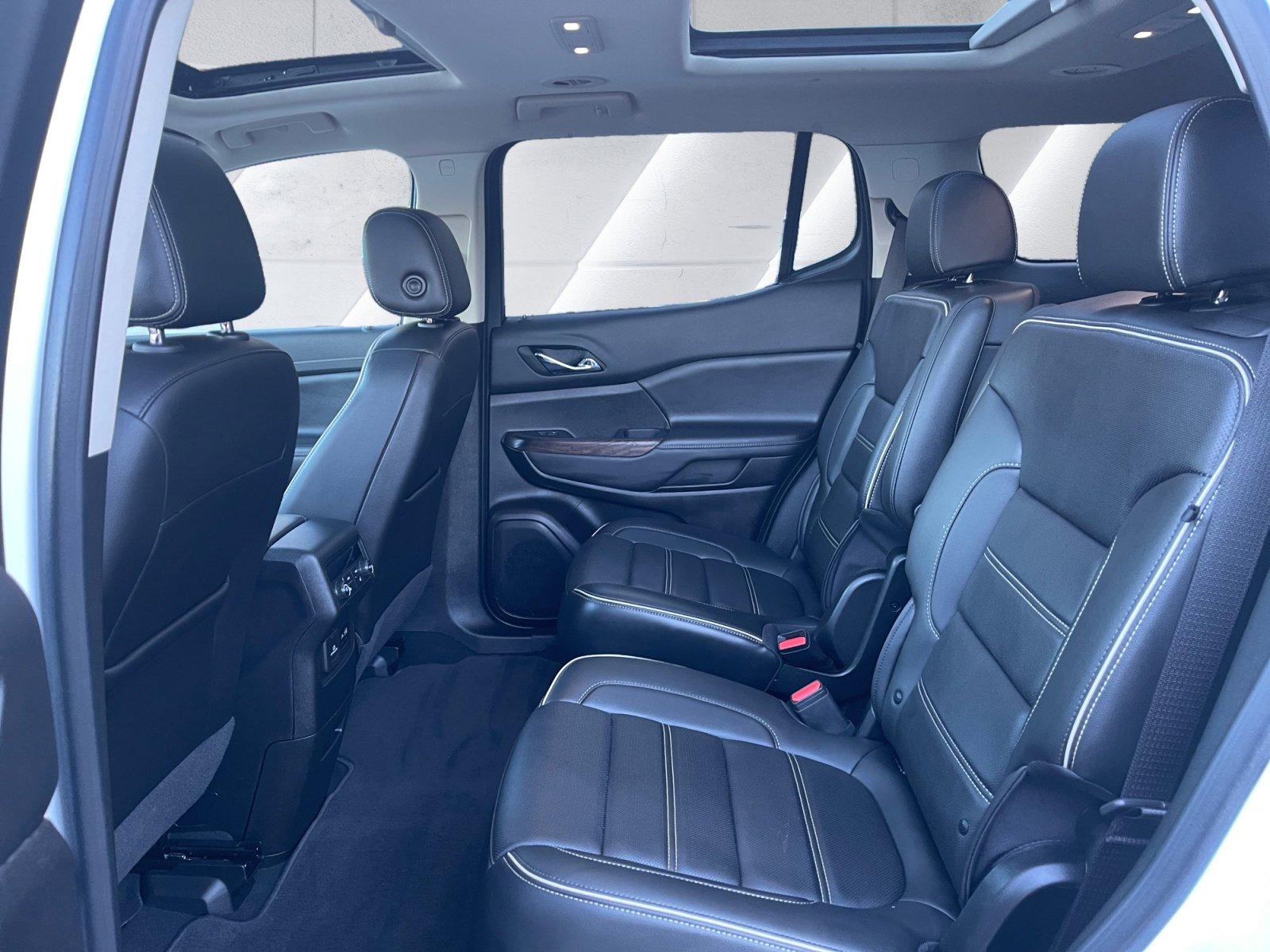 Used 2023 GMC Acadia Denali w/ Denali Ultimate Package AWD/4WD image 14