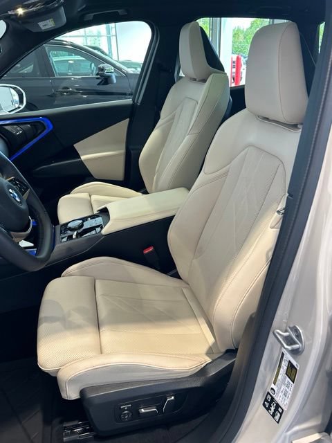 Used 2025 BMW X3 xDrive30i w/ Premium Package AWD/4WD image 8