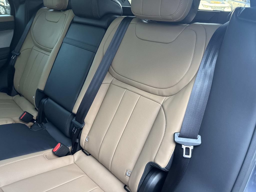 New 2026 Land Rover Range Rover Sport Dynamic SE AWD/4WD image 15
