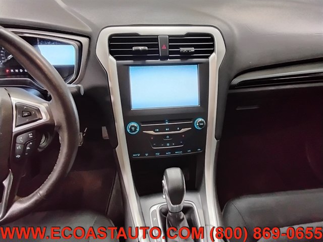 Used 2015 Ford Fusion SE FWD image 12