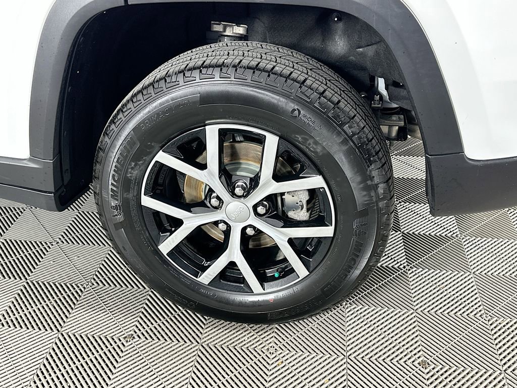 Certified 2025 Jeep Grand Cherokee Limited AWD/4WD image 42
