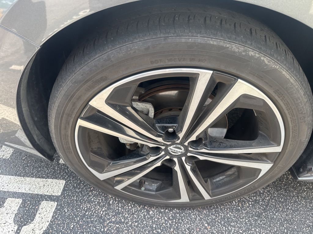 Certified 2021 Nissan Sentra SR FWD image 10