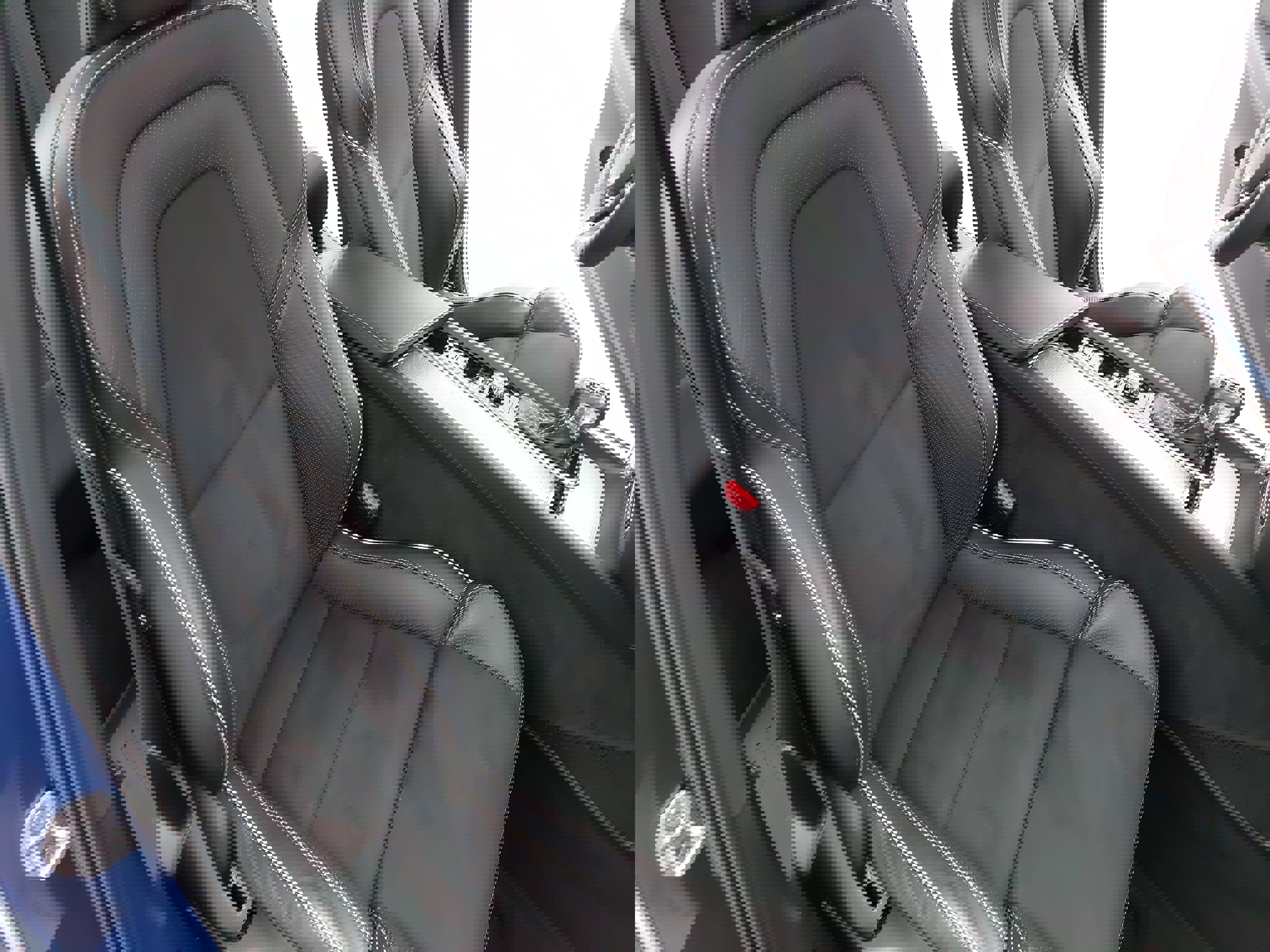 Used 2019 Volvo XC60 T6 R-Design w/ Protection Package Premier image 12