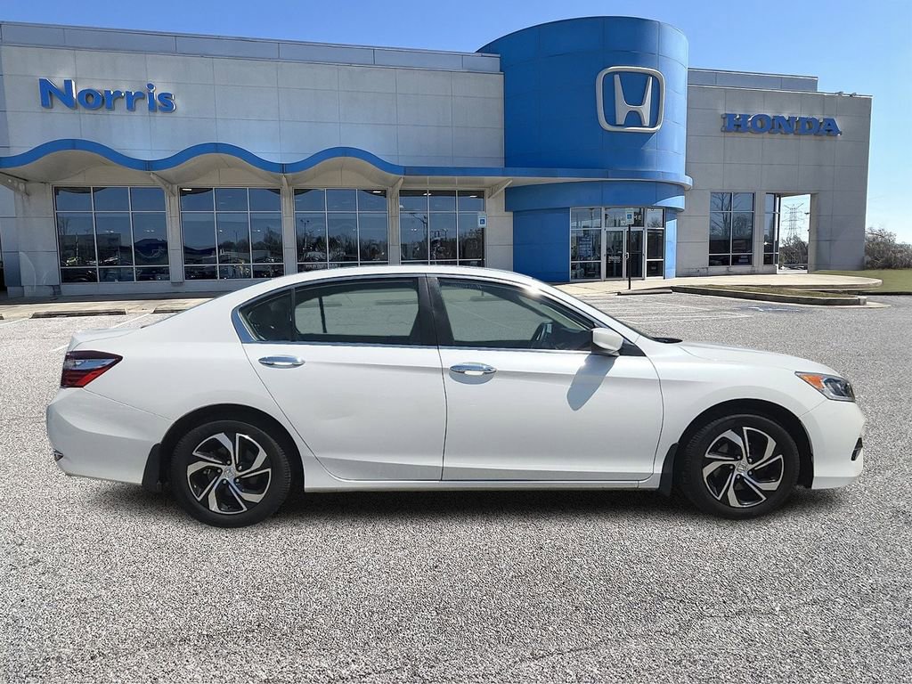 Used 2017 Honda Accord LX image 5