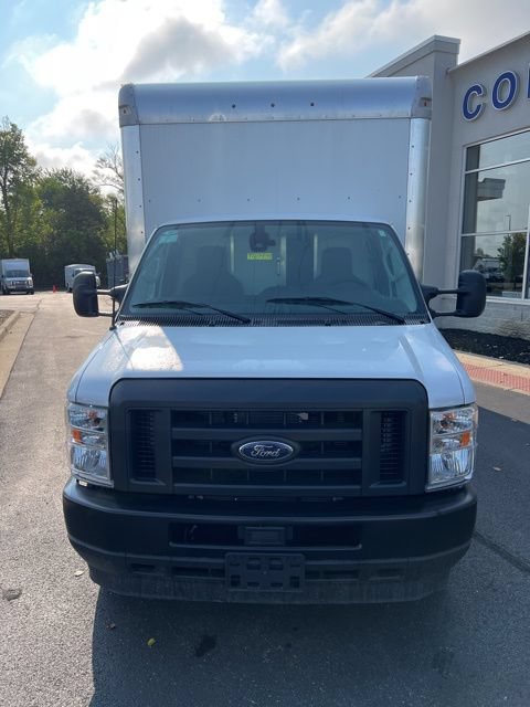 New 2025 Ford E-450 and Econoline 450 Super Duty w/ Driver's Safety Package RWD image 3