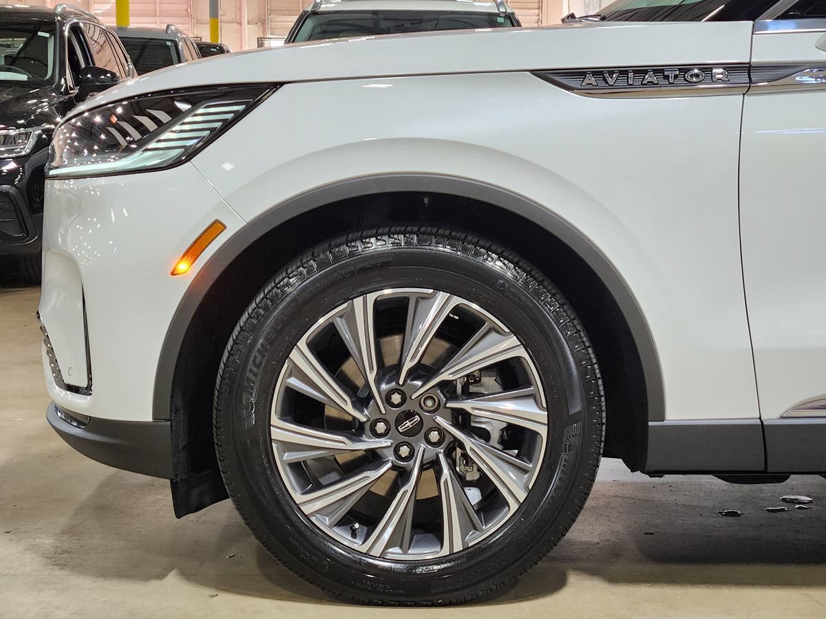 Used 2025 Lincoln Aviator 2WD image 5