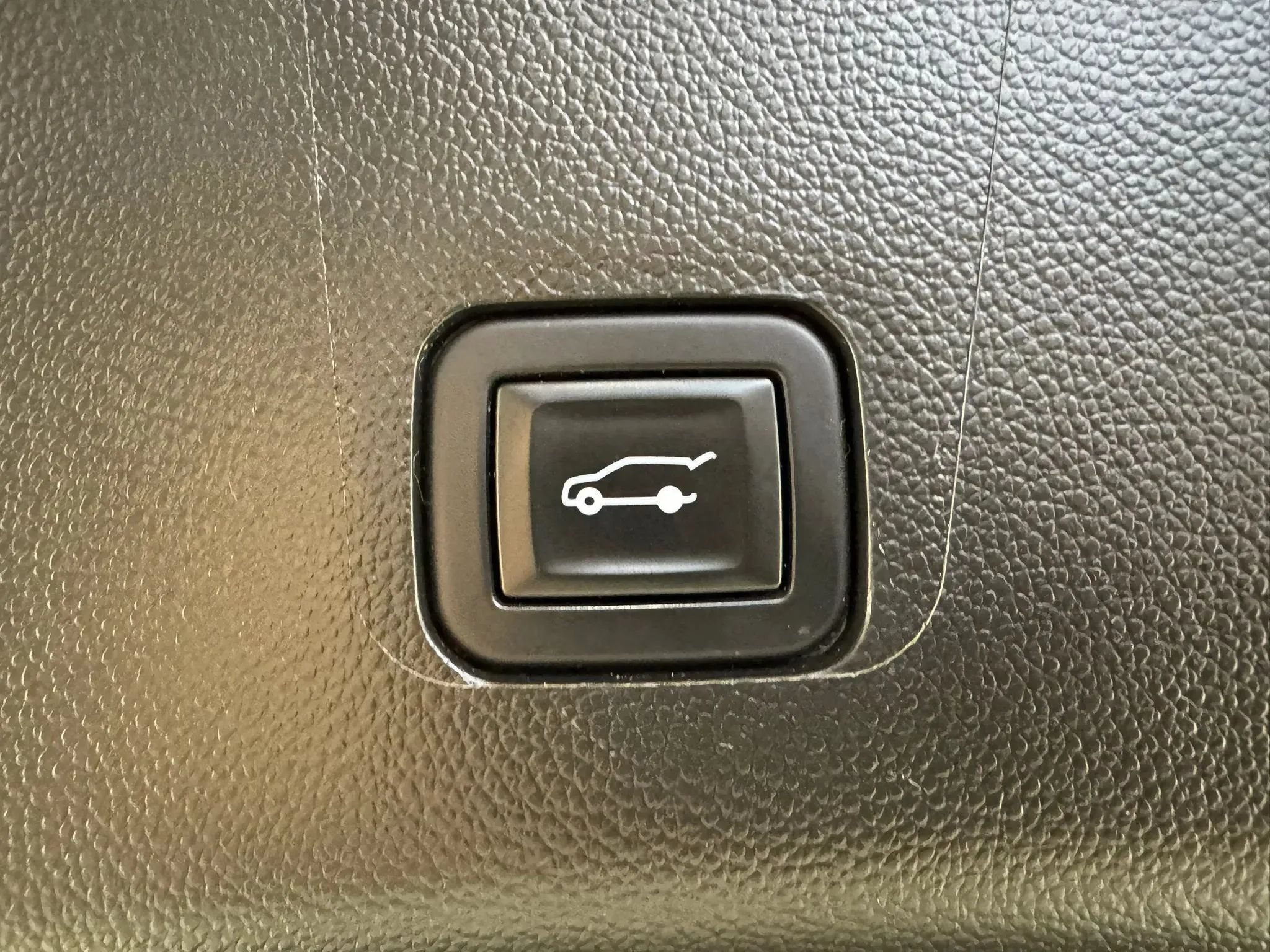 Used 2020 Chevrolet Traverse LT AWD/4WD image 28