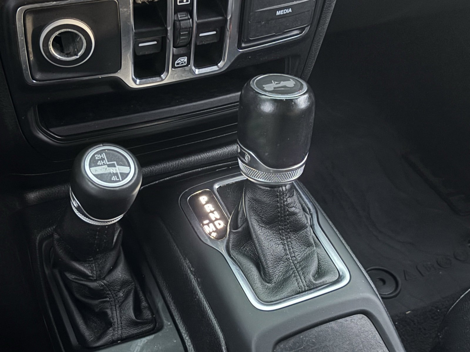 Used 2021 Jeep Wrangler Unlimited Sahara image 5