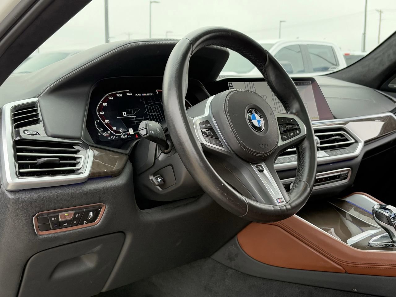 Used 2022 BMW X6 M50i w/ Executive Package image 12