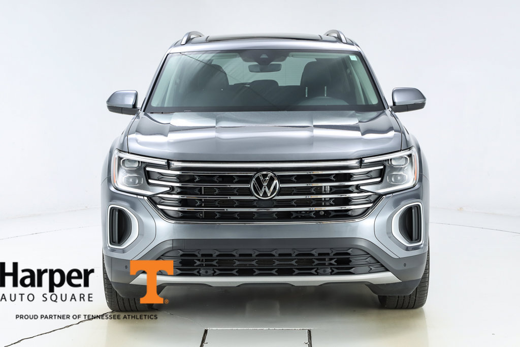 Used 2025 Volkswagen Atlas SE w/ Panoramic Sunroof Package FWD image 16