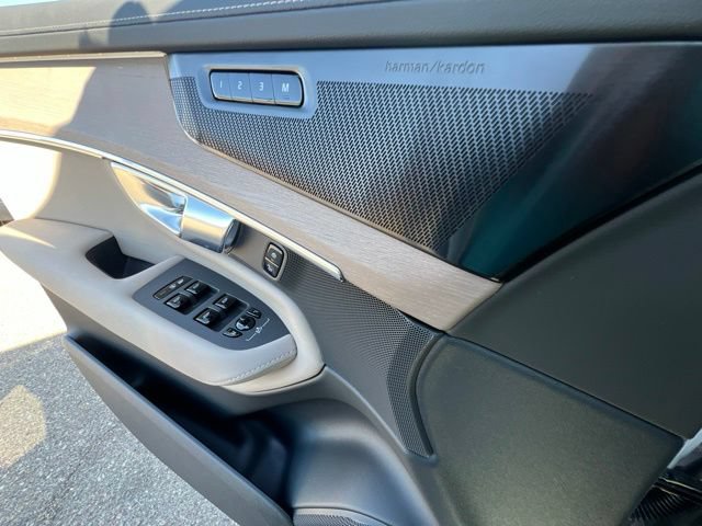 New 2026 Volvo XC90 T8 Plus w/ Protection Package AWD/4WD image 25