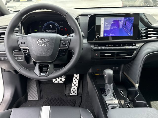 Used 2026 Toyota Camry Hybrid w/ Convenience Package FWD image 7