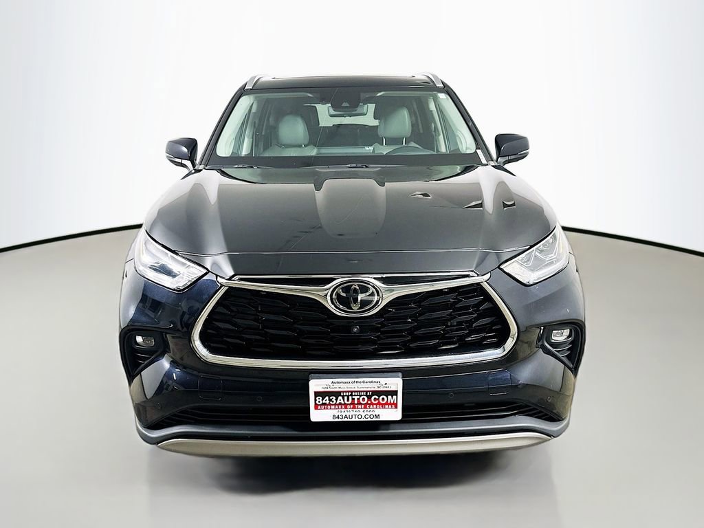 Used 2022 Toyota Highlander Platinum image 2