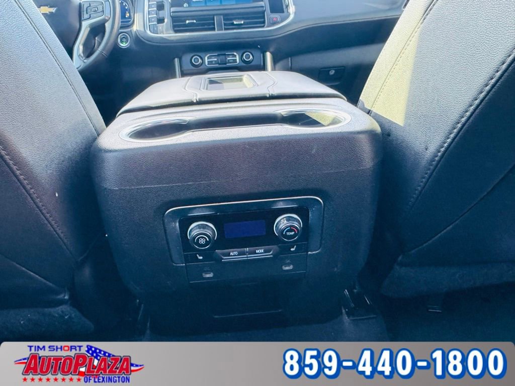 Used 2022 Chevrolet Suburban LT w/ Luxury Package image 40