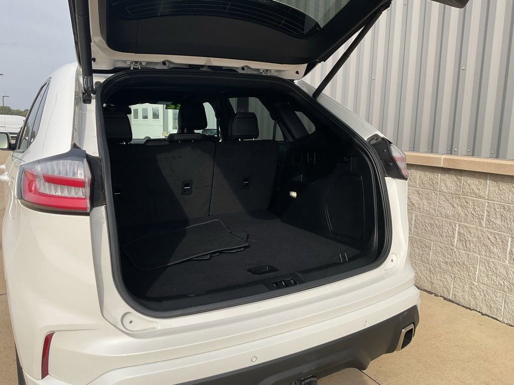 Used 2022 Ford Edge ST image 21