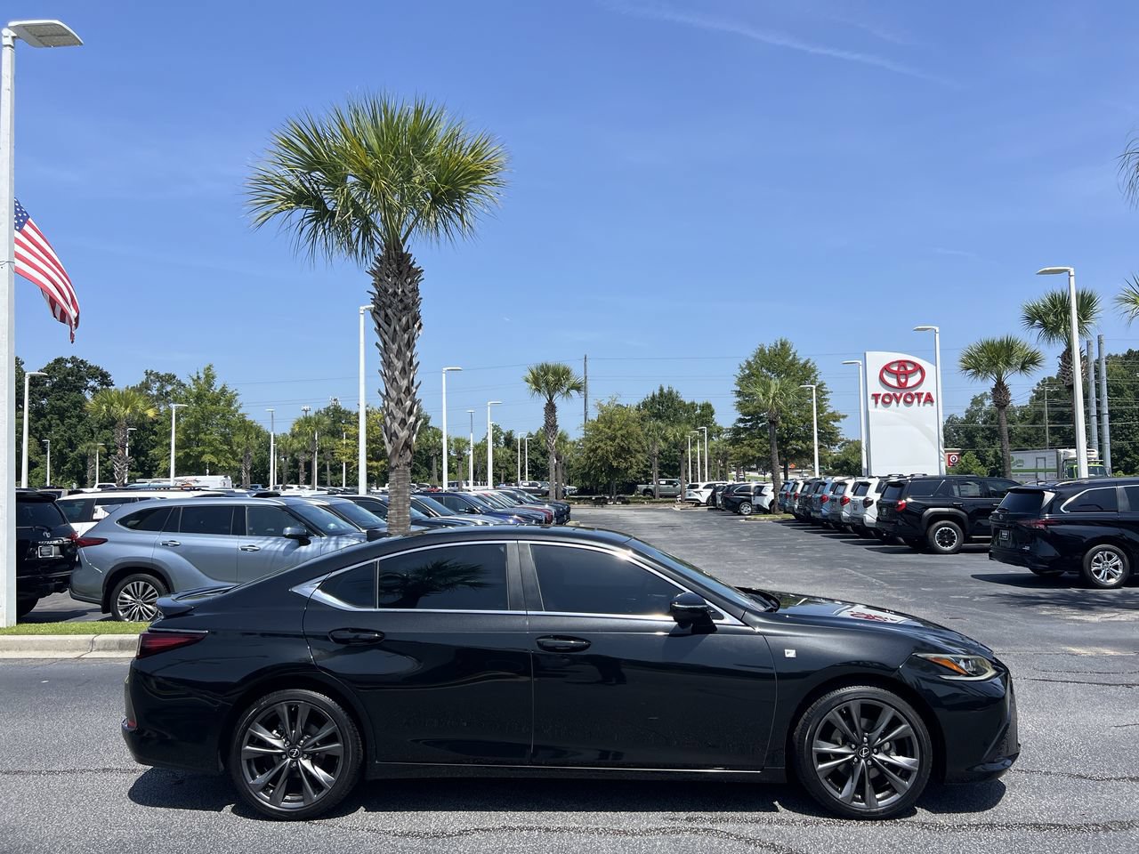 Used 2019 Lexus ES 350 F Sport w/ Accessory Package 2 FWD image 11
