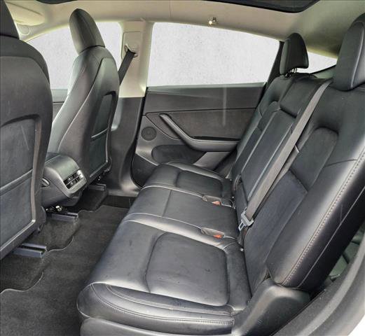 Used 2021 Tesla Model Y Long Range image 16
