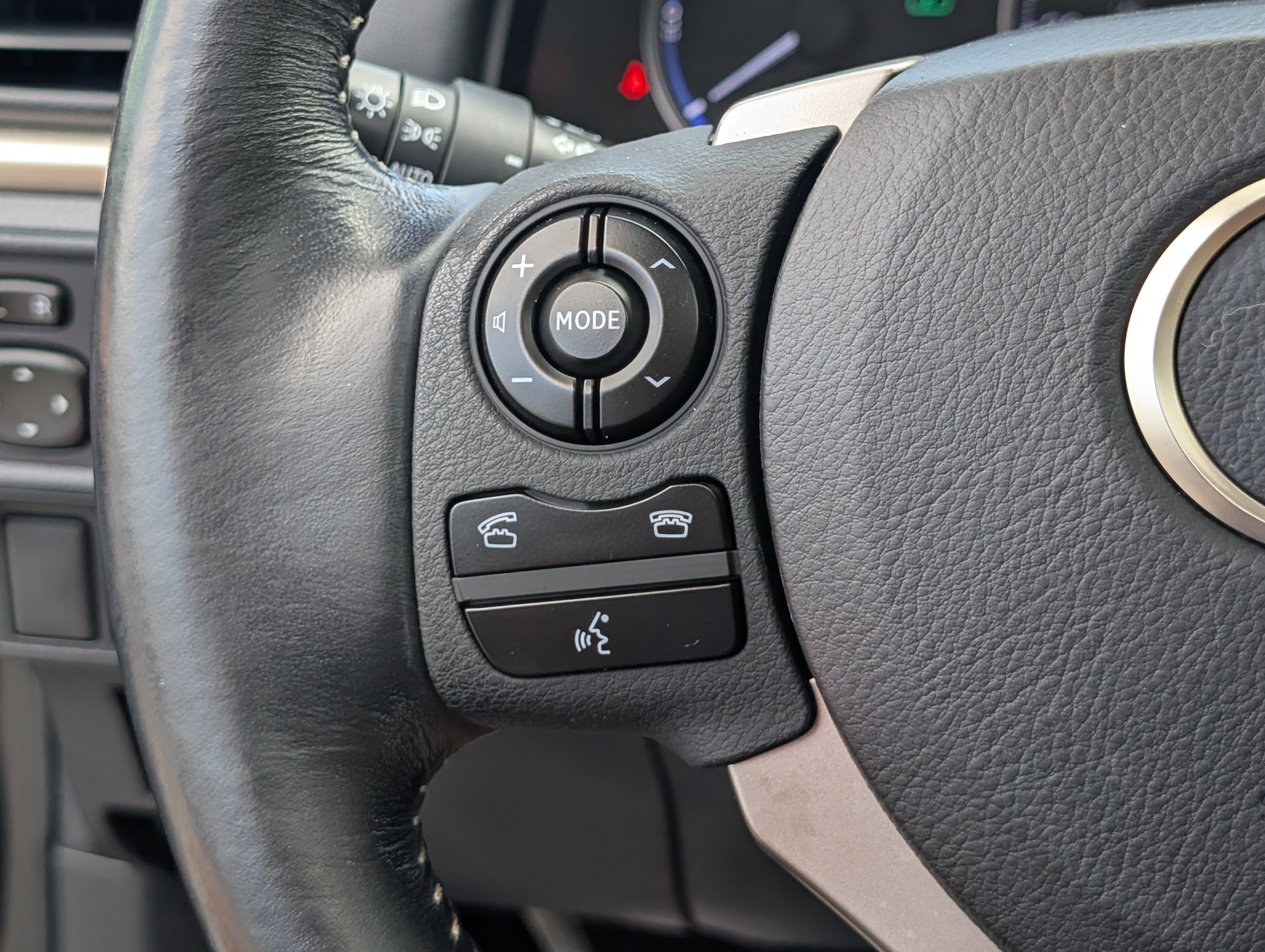 Used 2015 Lexus CT 200h w/ Navigation Package FWD image 21