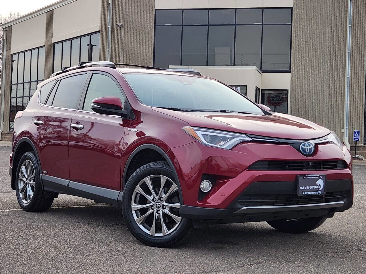 Used 2018 Toyota RAV4 Limited w/ Advanced Technology Package AWD/4WD image 29