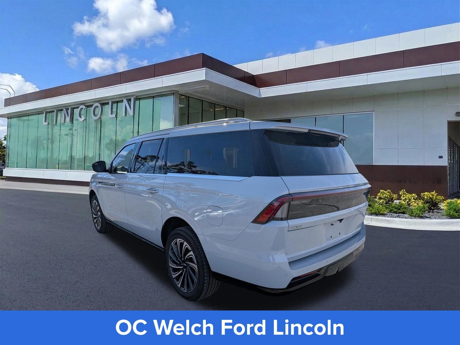 Certified 2025 Lincoln Navigator L Black Label image 7