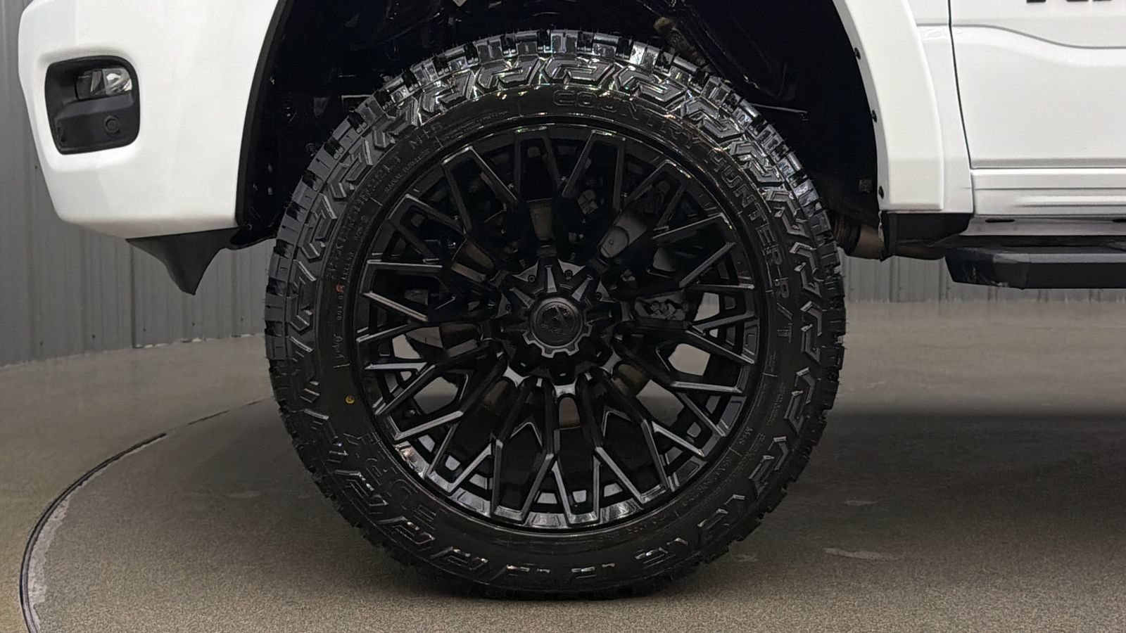Used 2025 RAM 1500 Big Horn AWD/4WD image 10