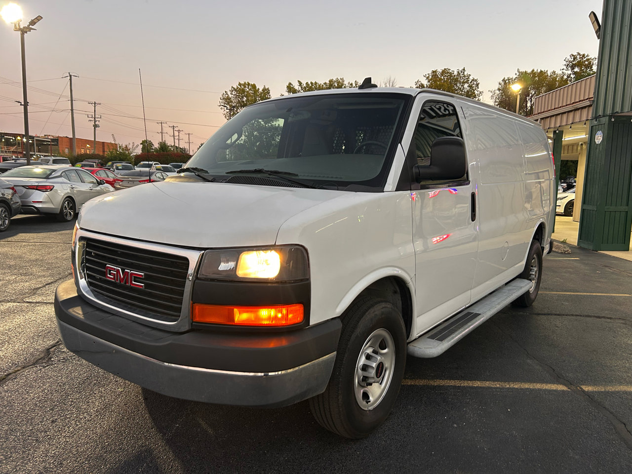 Used 2022 GMC Savana 2500 w/ Driver Convenience Package image 7