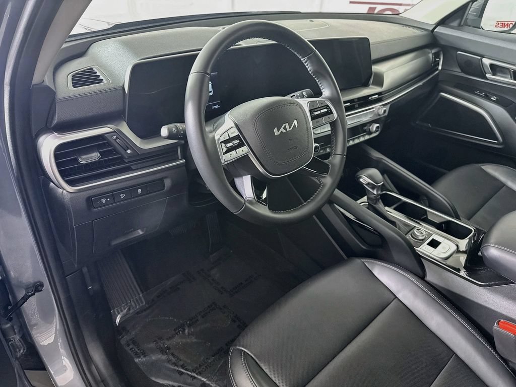 Used 2024 Kia Telluride LX AWD/4WD image 19