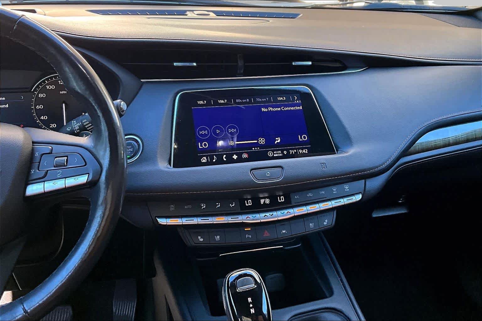 Used 2021 Cadillac XT4 Premium Luxury AWD/4WD image 7