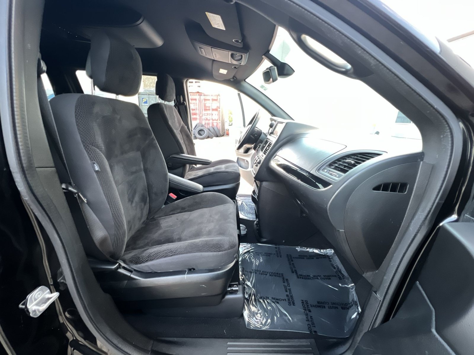 Used 2019 Dodge Grand Caravan SE FWD image 35
