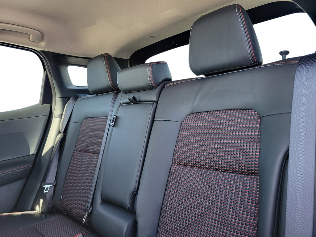 New 2025 Nissan Kicks SR image 33