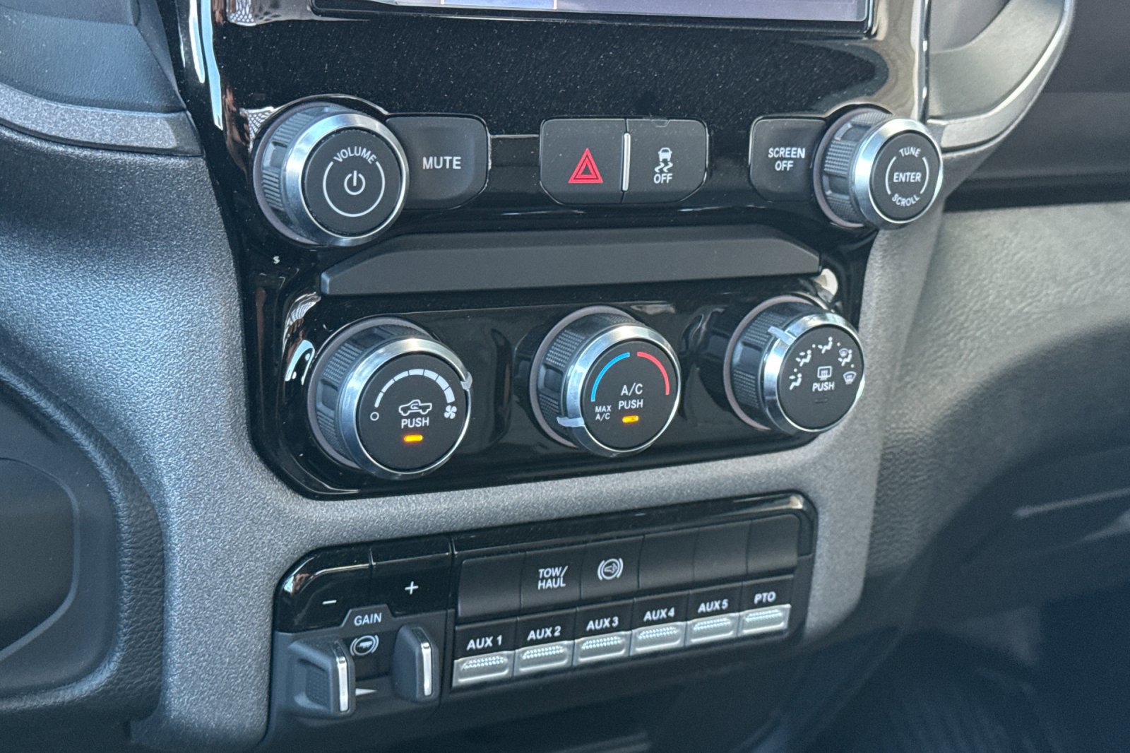 New 2025 RAM 5500 Tradesman image 17