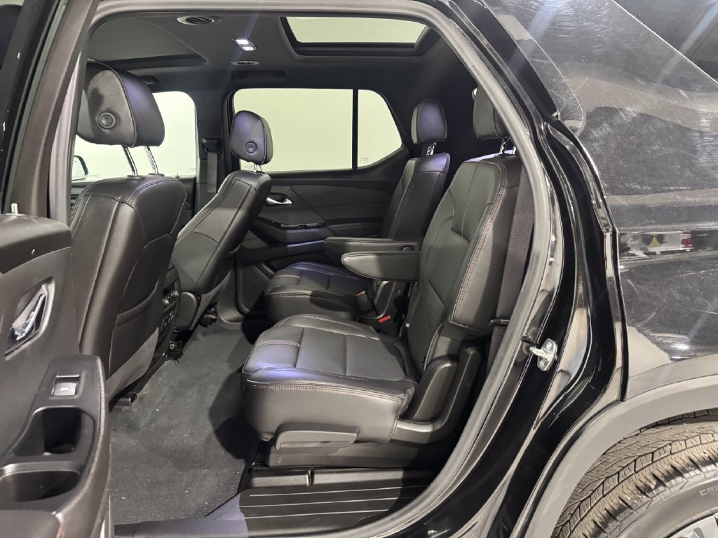 Used 2023 Chevrolet Traverse RS AWD/4WD image 19