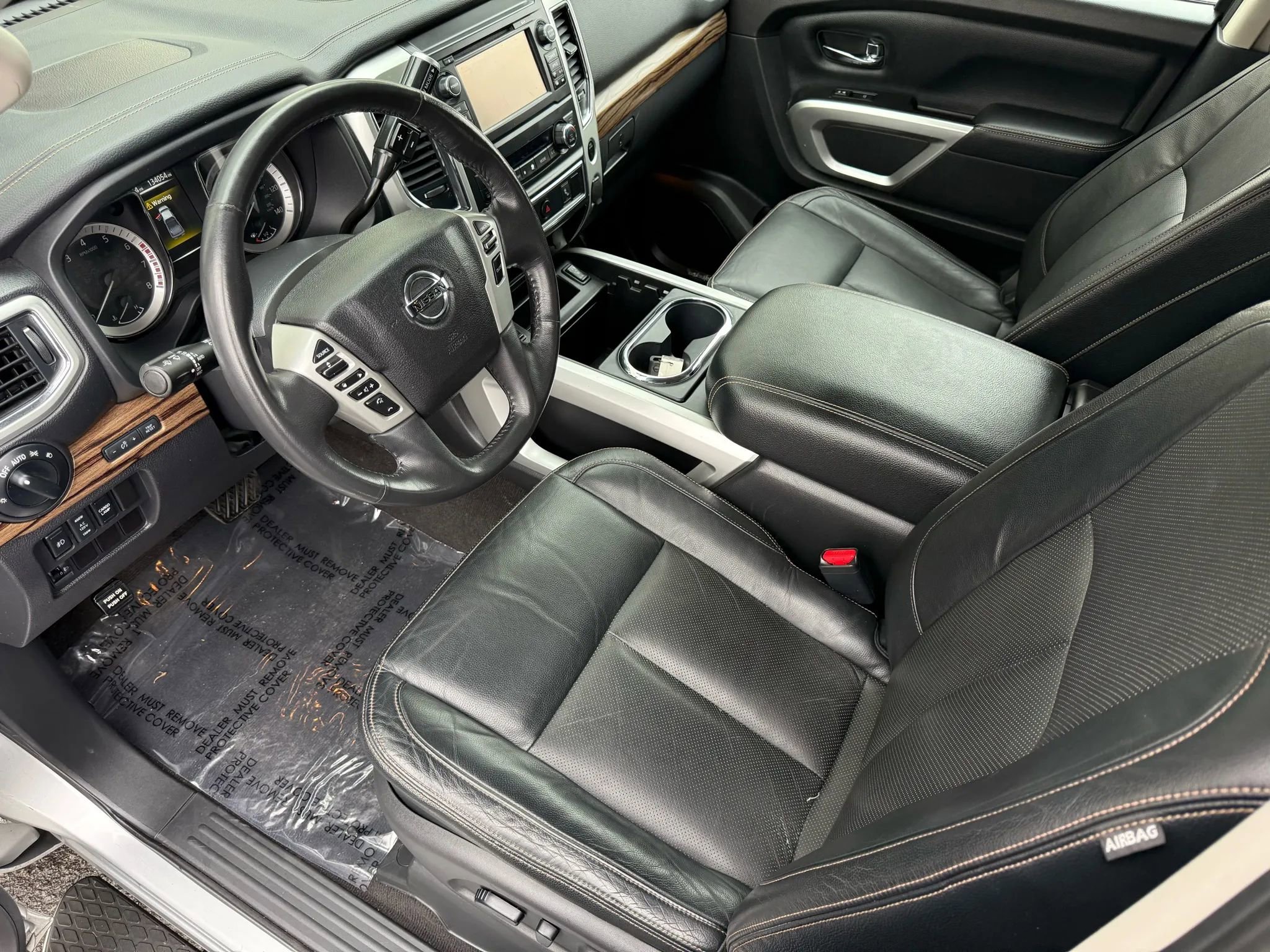 Used 2017 Nissan Titan SL image 31