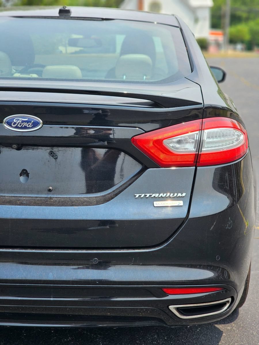Used 2016 Ford Fusion Titanium FWD image 9