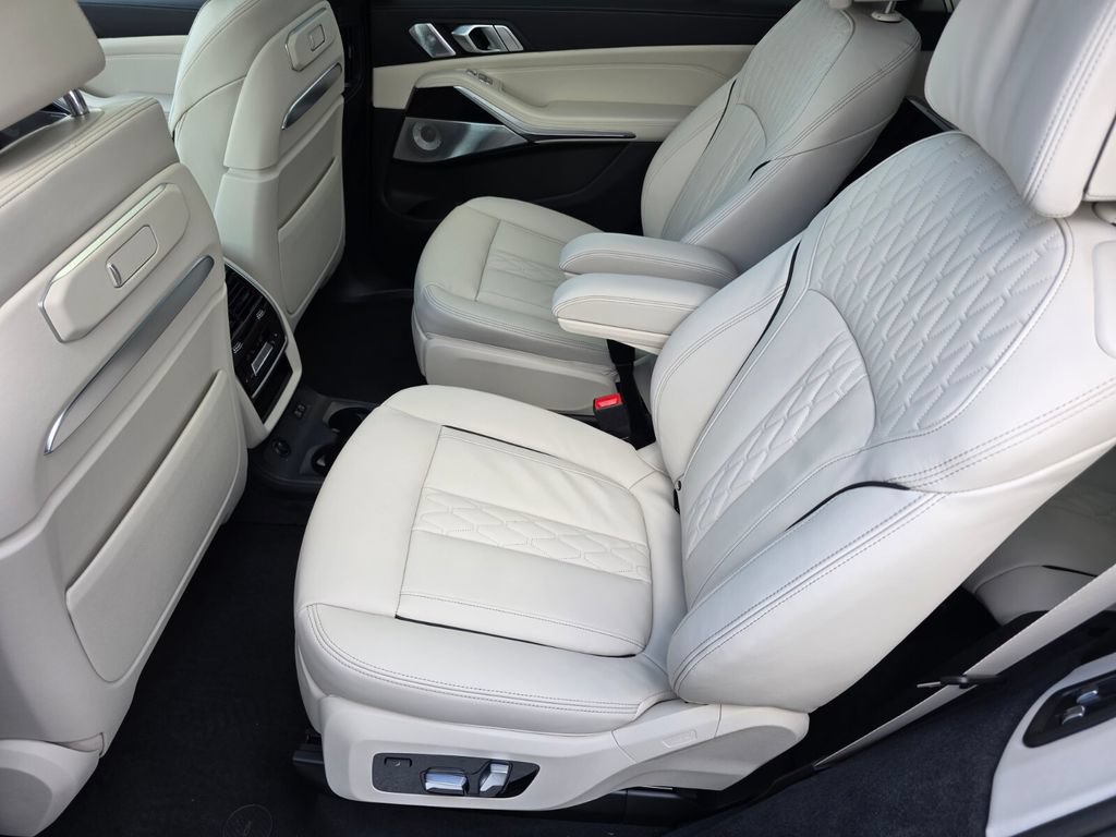 New 2026 BMW ALPINA XB7 AWD/4WD image 12