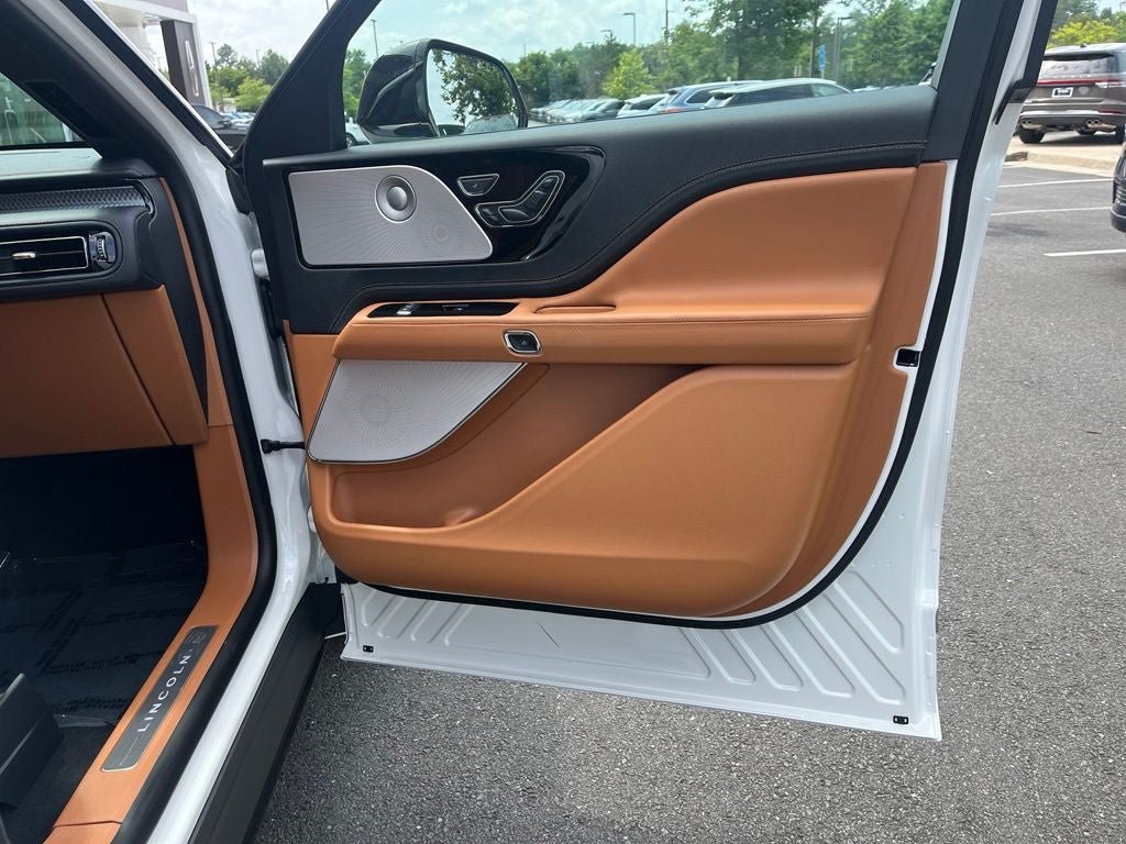 Certified 2026 Lincoln Aviator Black Label AWD/4WD image 25